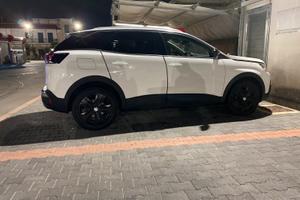 -Peugeot 3008!