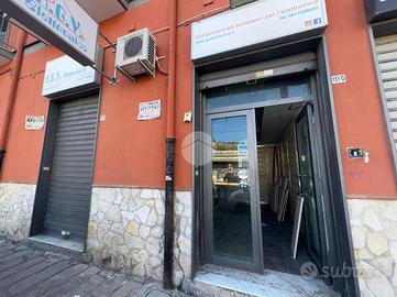 NEGOZIO A NAPOLI