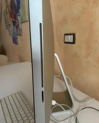 Apple iMac 21.5”(2011)- con tastiera originale