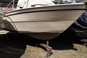 Fisherman Glastron v 216