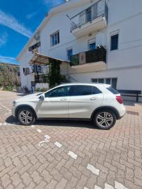 MERCEDES GLA 200 D