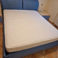 Letto matrimoniale con cassone contenitore 