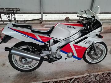Yamaha FZR 600 - 1990