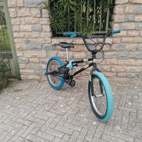 bicicletta BMX 