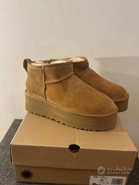 ❄️Stivali da neve con tacco alto UGG, taglia 38