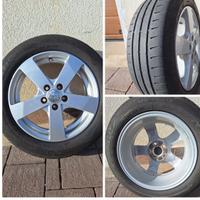 Nr. 4 cerchi in lega montati su VW Polo