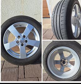 Nr. 4 cerchi in lega montati su VW Polo