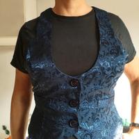 Gilet blu effetto damascato