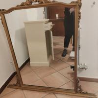 Specchio con cornice antica