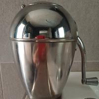 Tritaghiaccio manuale