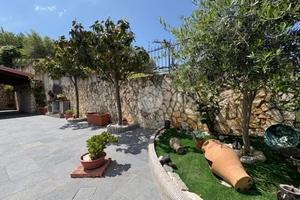 VILLA A SCHIERA D'ANGOLO A MONTALTO UFFUGO