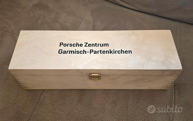 Cofanetto per omaggi Porsche Zentrum in legno
