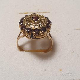 Anello in oro e granati