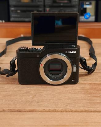 Panasonic Lumix DC-GX800 Solo Corpo