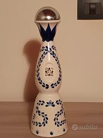 Bottiglia vuota di tequila Azul Clase Reposado