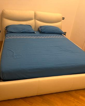 Letto matrimoniale contenitore con materasso  100€