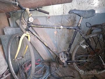 Bicicletta bianchi spillo giallo