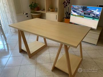 Tavolo in legno richiudibile