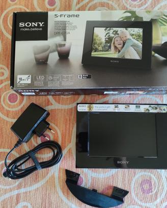 Sony S-Frame DPF-C70A
