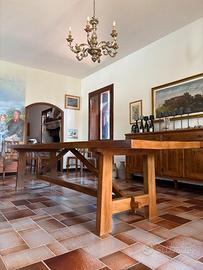 Tavolo artigianale in legno massello