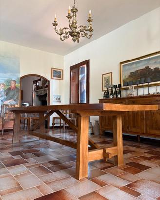 Tavolo artigianale in legno massello
