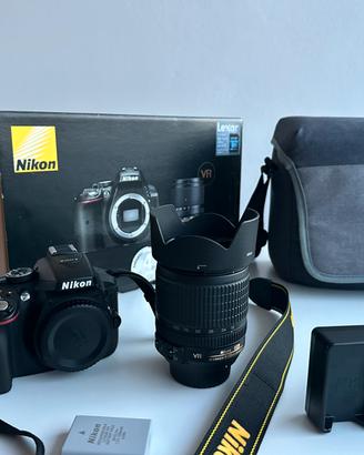 Nikon D5300 con Nikkor AF-S DX 18-105 mm 4963 SCAT