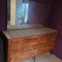 Comò vintage con specchiera