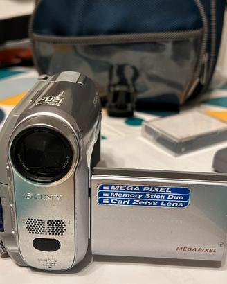 Videocamera Sony MiniDV con ottica Carl Zeiss