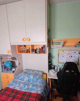 Cameretta con letto contenitore