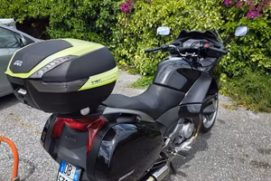 Honda Deauville NT 700 ABS, con solo  32.230 km