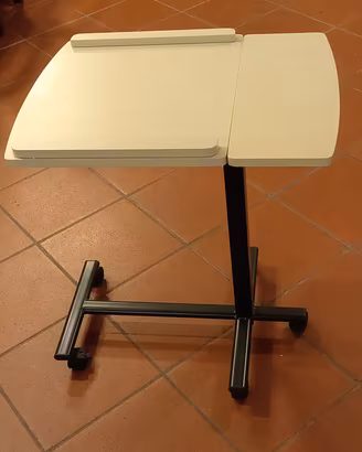 Tavolino legno con struttura in ferro 4 ruote