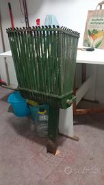 Cestino rifiuti da giardino anni 50