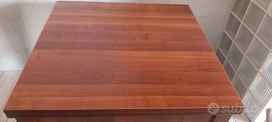 vendi tavolo in  legno  