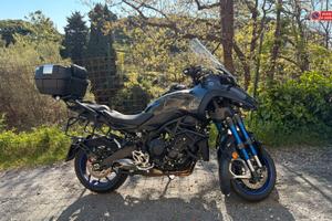Yamaha Niken  con accessori GT e valigie rigide