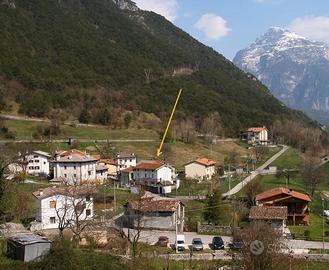 Casa indipendente con giardin, orto e terreni