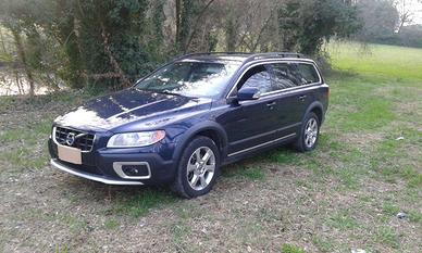 volvo xc 70 cilindrata 2.4    4x4