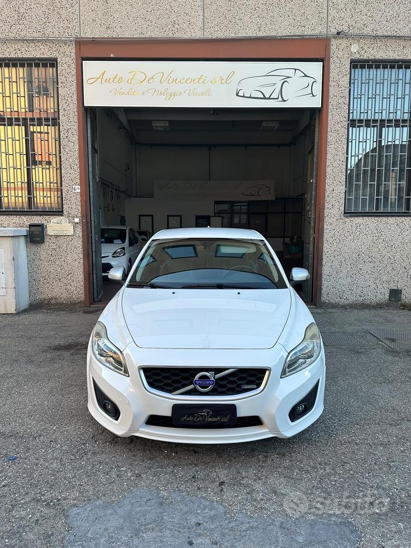 Volvo C30 2011 photo 2