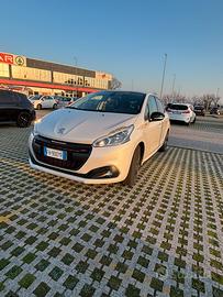 Peugeot 208 GTLINE PER NEOPATENTATI