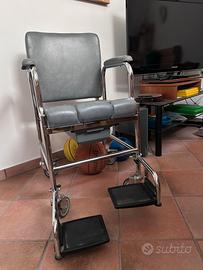 Sedia a rotelle/comoda