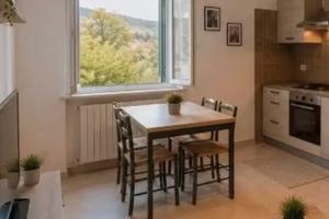 MONTECOMPATRI BILOCALE ARREDATO Ben COLLEGATO