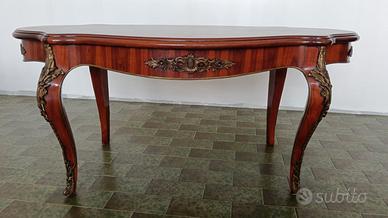 tavolinetto da caffè in stile 