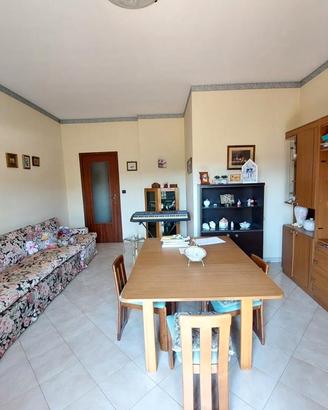 3 vani con p. auto zona vecchia stazione acireale