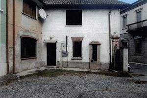 Immobile in asta di 212 m² con più di 5 locali a S
