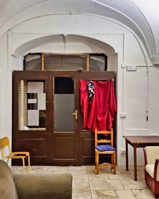 Appartamento di 100 m² con più di 5 locali a Caste