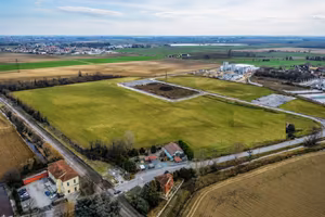 Terreno di 38200 m² a Roverbella
