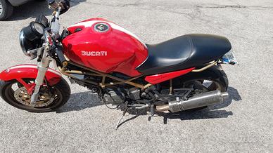 Ducati Monster 900