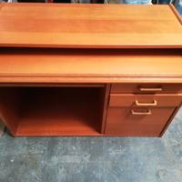 Scrivania in legno porta pc o tv