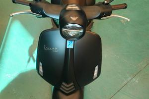 Piaggio Vespa 946 emporio armani 125 - 2015