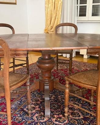 Tavolo a fratino o colonna centrale