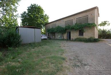 Rustico / Casale di 150 m² con 3 locali e box auto